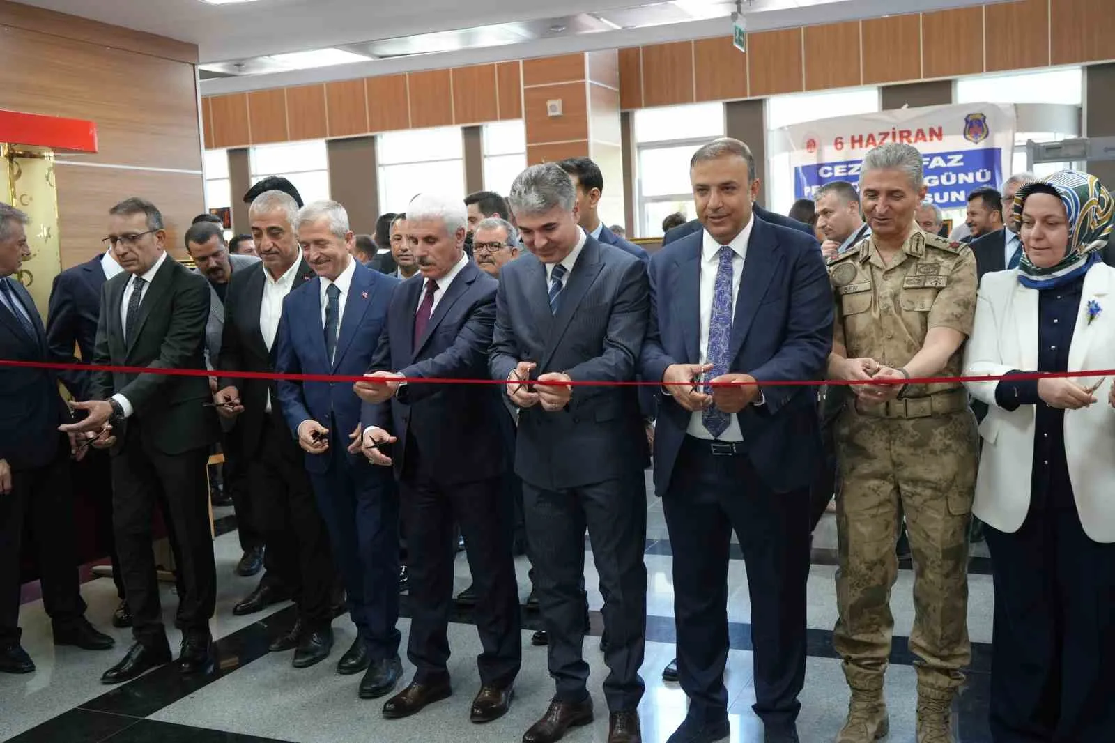 Gaziantep Adliyesi'nde resim ve el sanatları sergisi açıldı