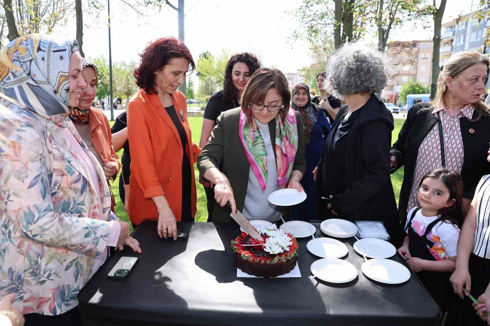 Şahin, Anne Bebek Festivali'nde ailelerle buluştu