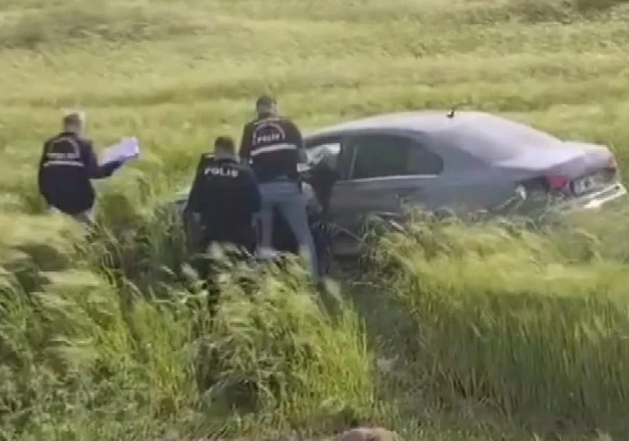 Gaziantep'te çarpışan otomobiller tarlaya uçtu: 1'i ağır 5 yaralı