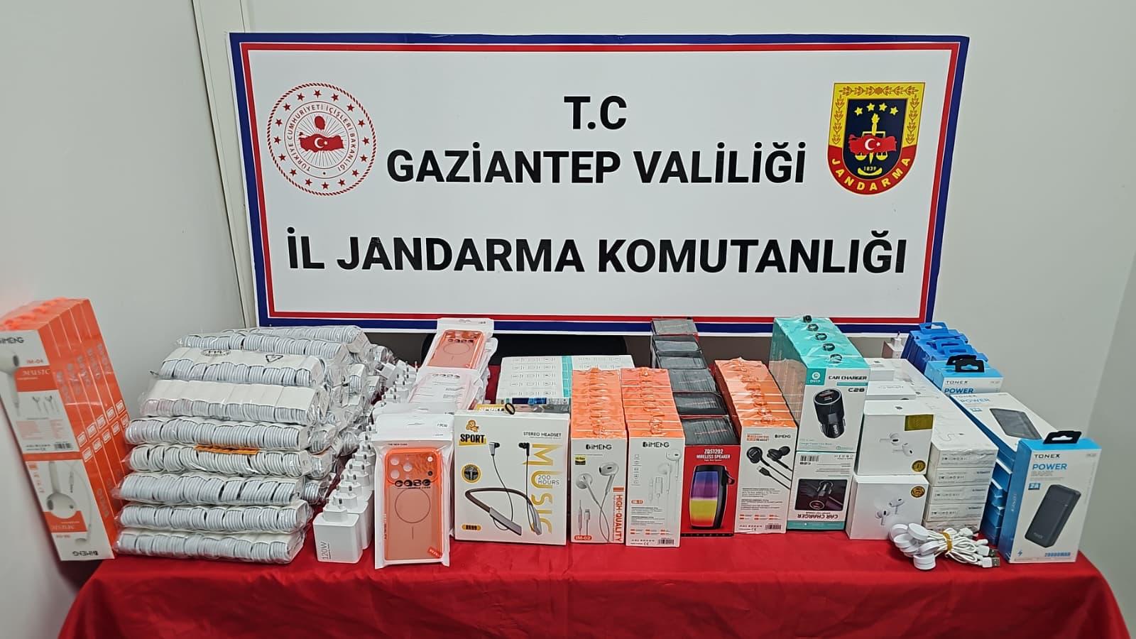 Gaziantep'te Kaçak Telefon Operasyonu: 1 Milyon 750 Bin TL'lik Ürün Ele Geçirildi