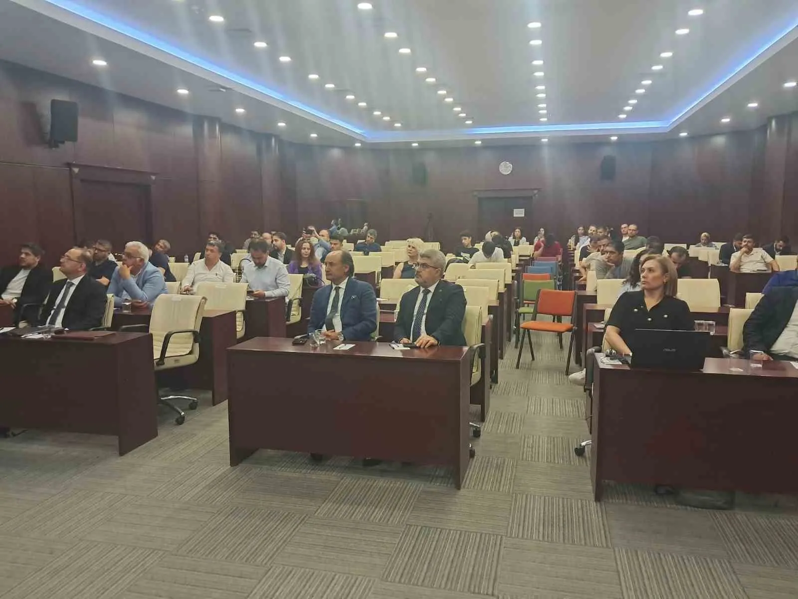 Gaziantep'te siber güvenlik tehditleri ve çözüm yolları konuşuldu