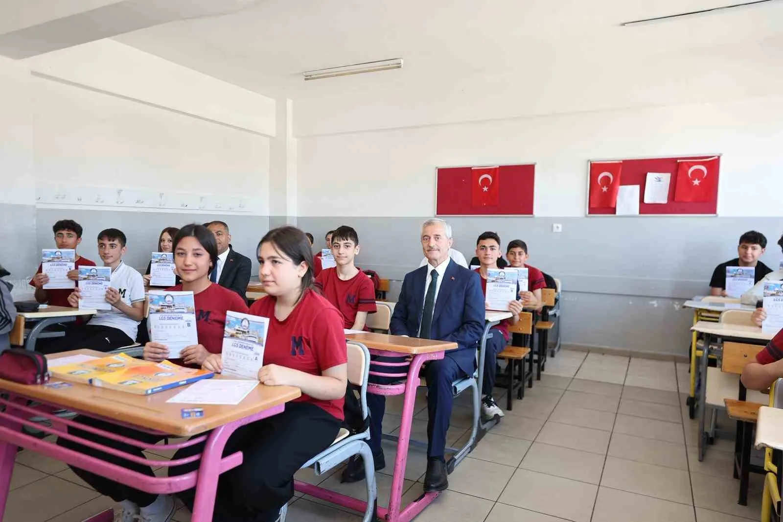 Şahinbey Belediyesi'nden sınava hazırlanan öğrencilere destek