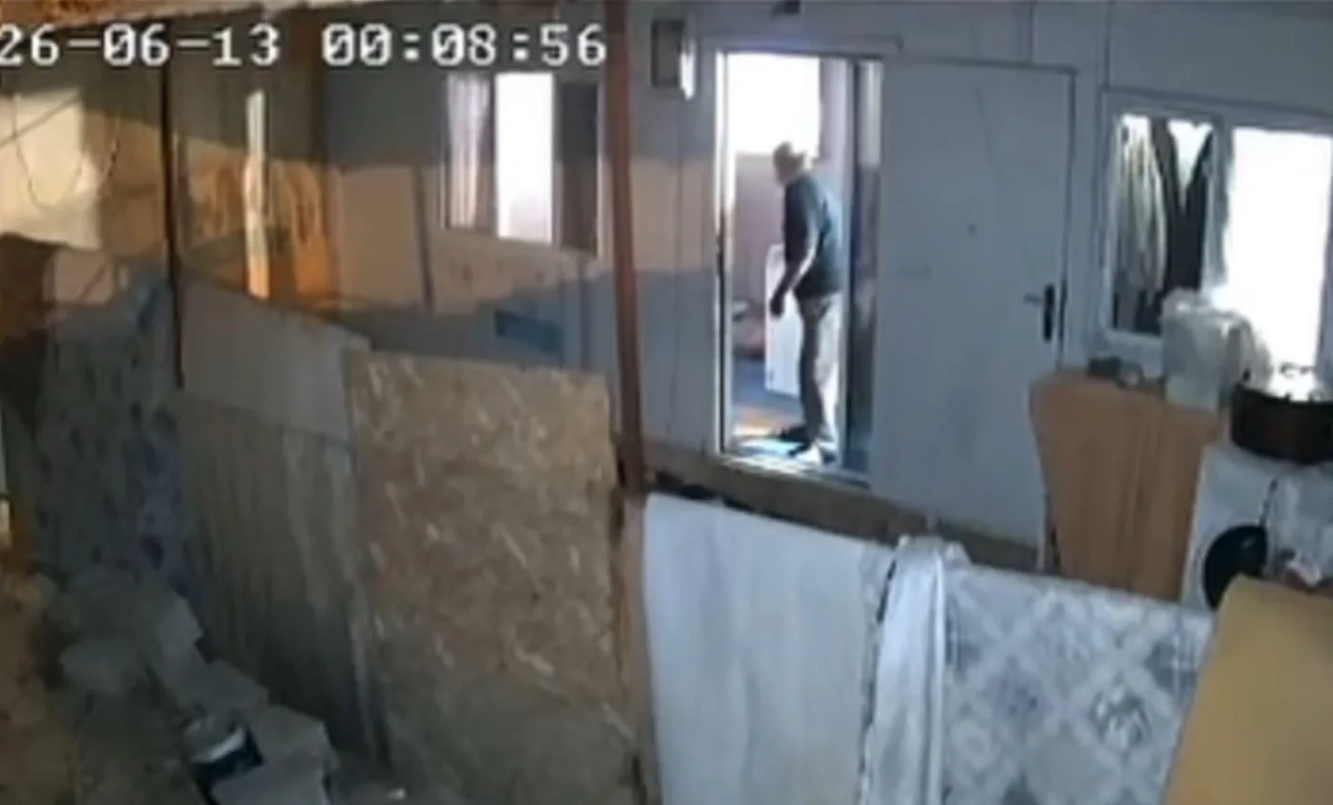 Gaziantep'teki 4.6'lık deprem anı güvenlik kameralarında