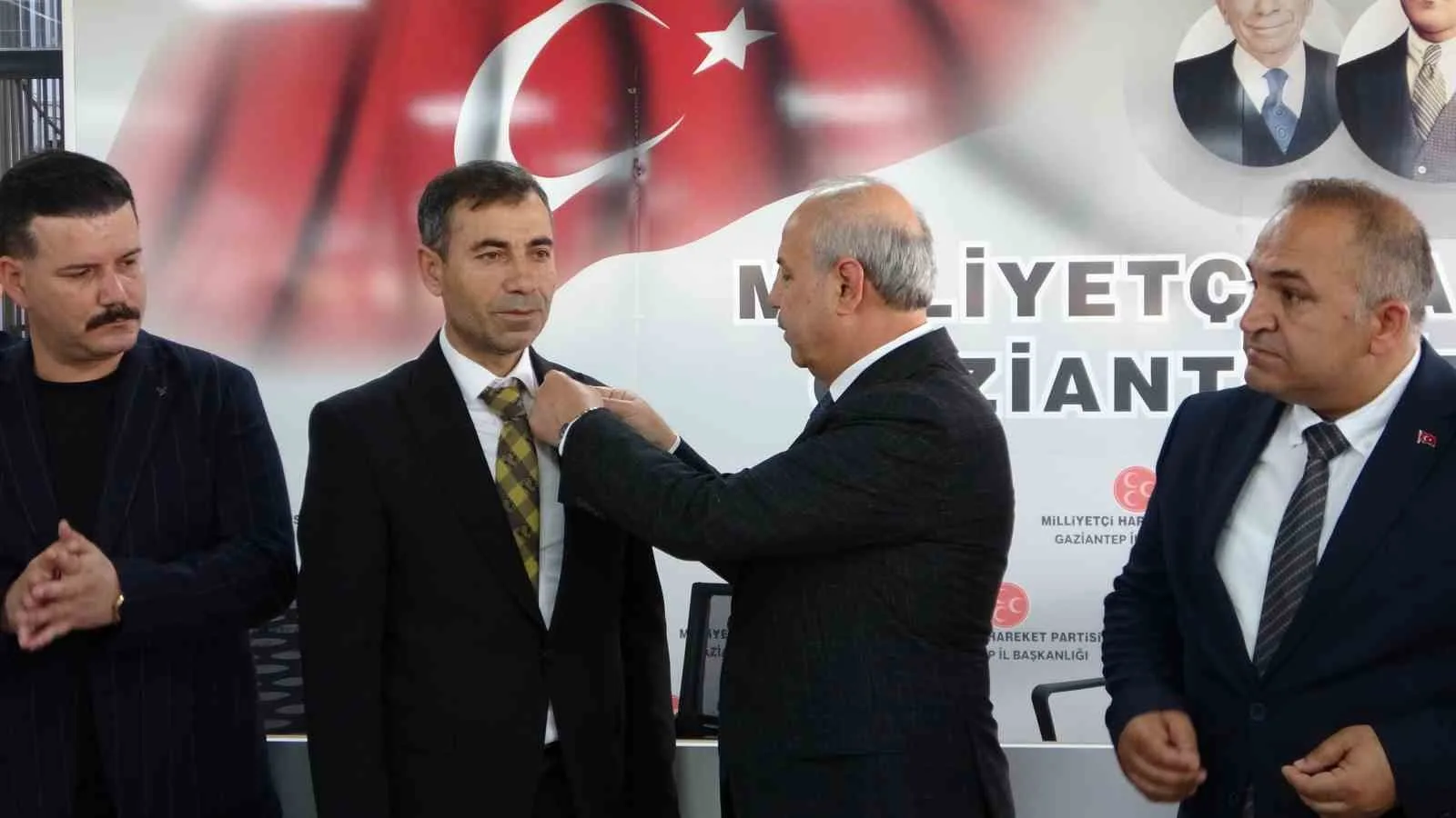 Gaziantep'te partisinden istifa eden 300 kişi MHP'ye katıldı
