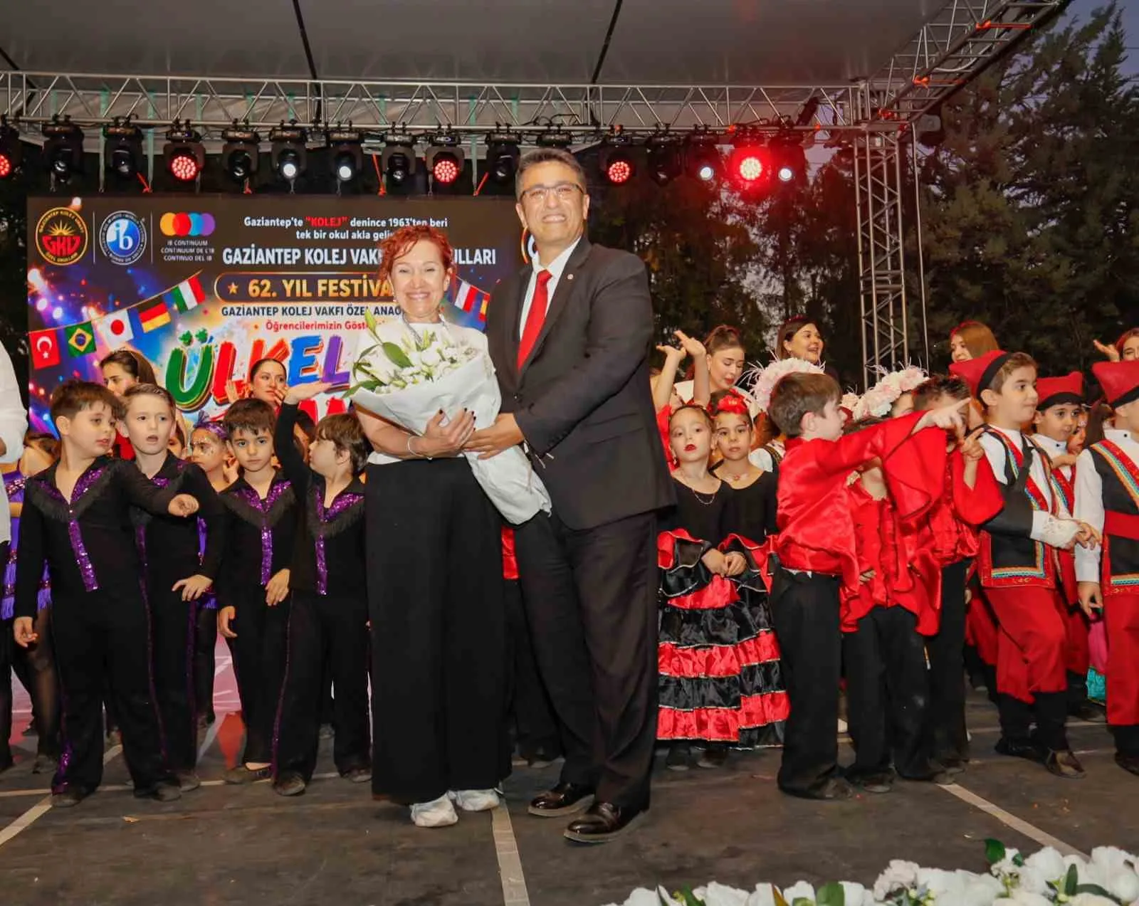 GKV'li minik dansçılardan dünya turu