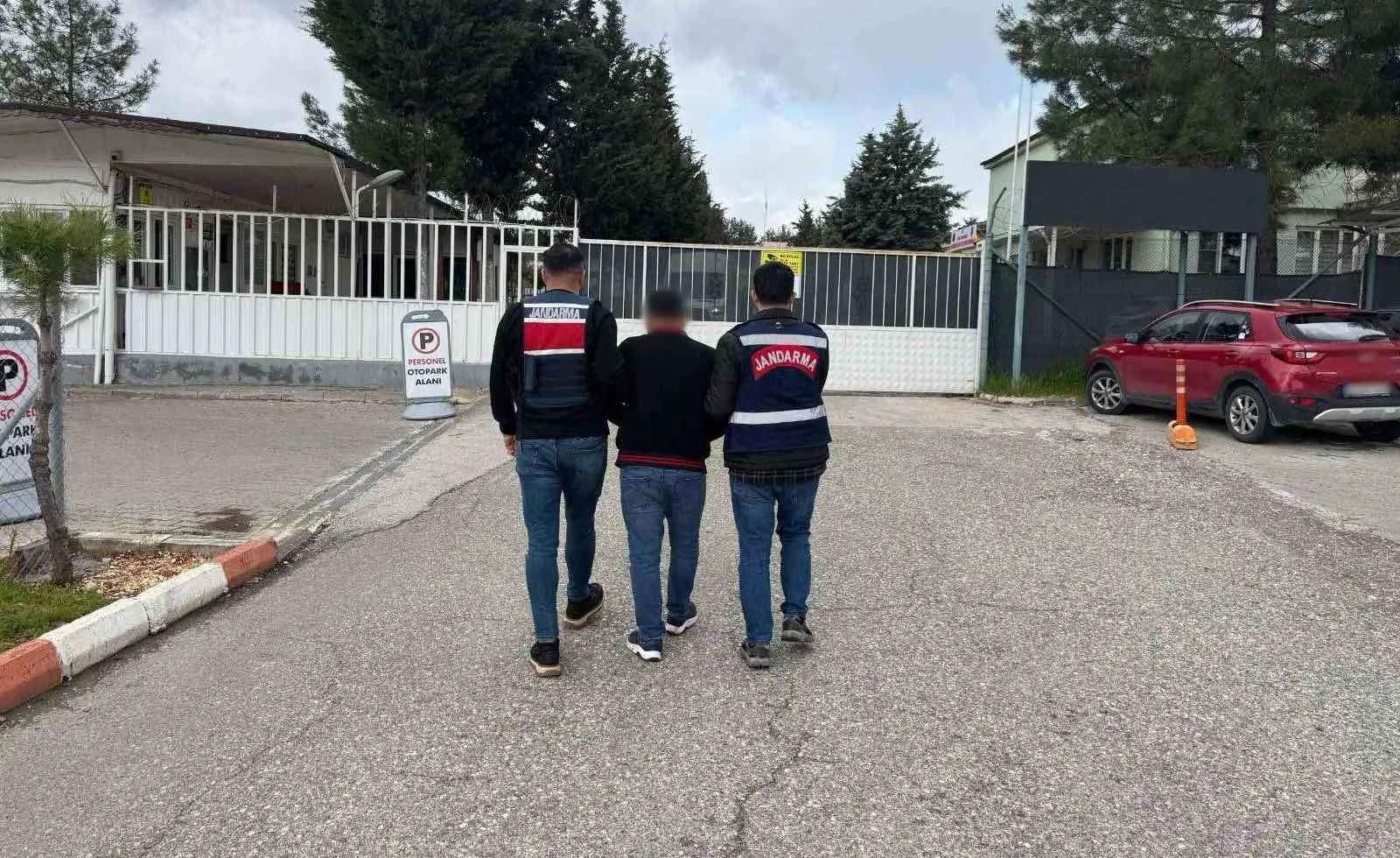 Gaziantep'te jandarmadan yasadışı bahis operasyonu: 2 şahıs tutuklandı