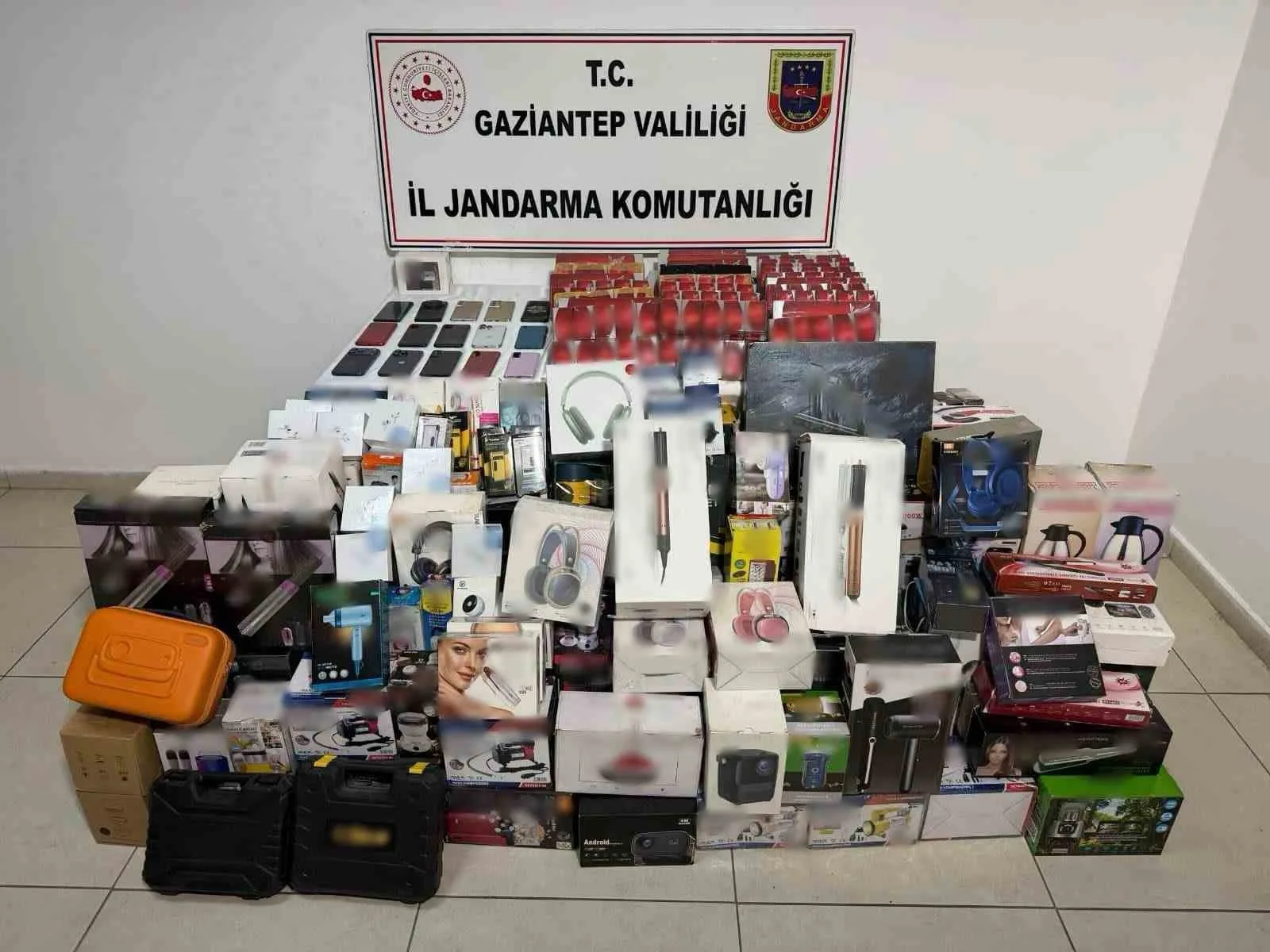 Gaziantep'te 1, 2 milyon TL değerinde kaçak malzeme ele geçirildi: 1 gözaltı